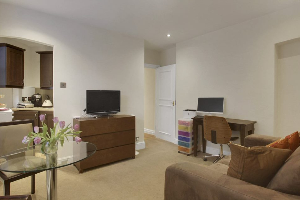 Marble Arch Apartments - Image 2